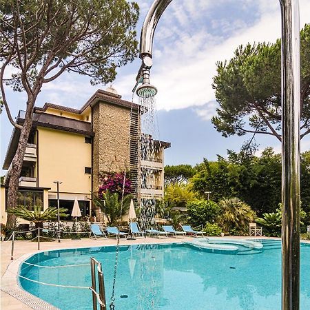 Hotel Nedy Marina di Massa Kültér fotó