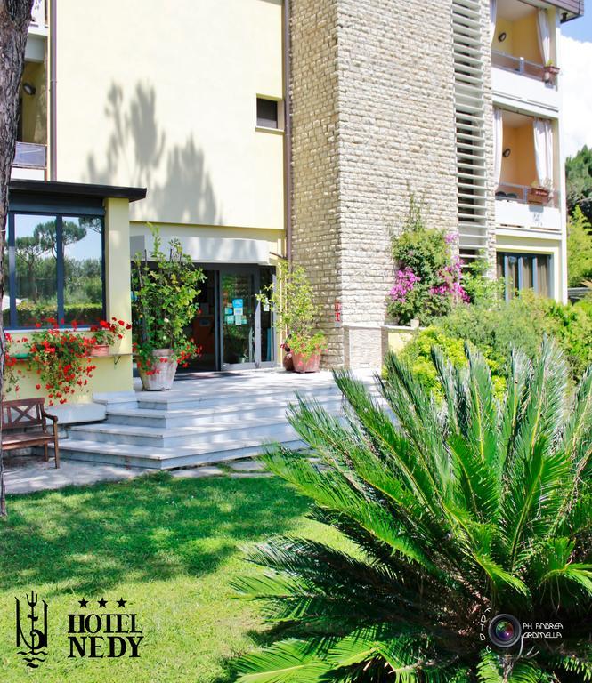 Hotel Nedy Marina di Massa Kültér fotó