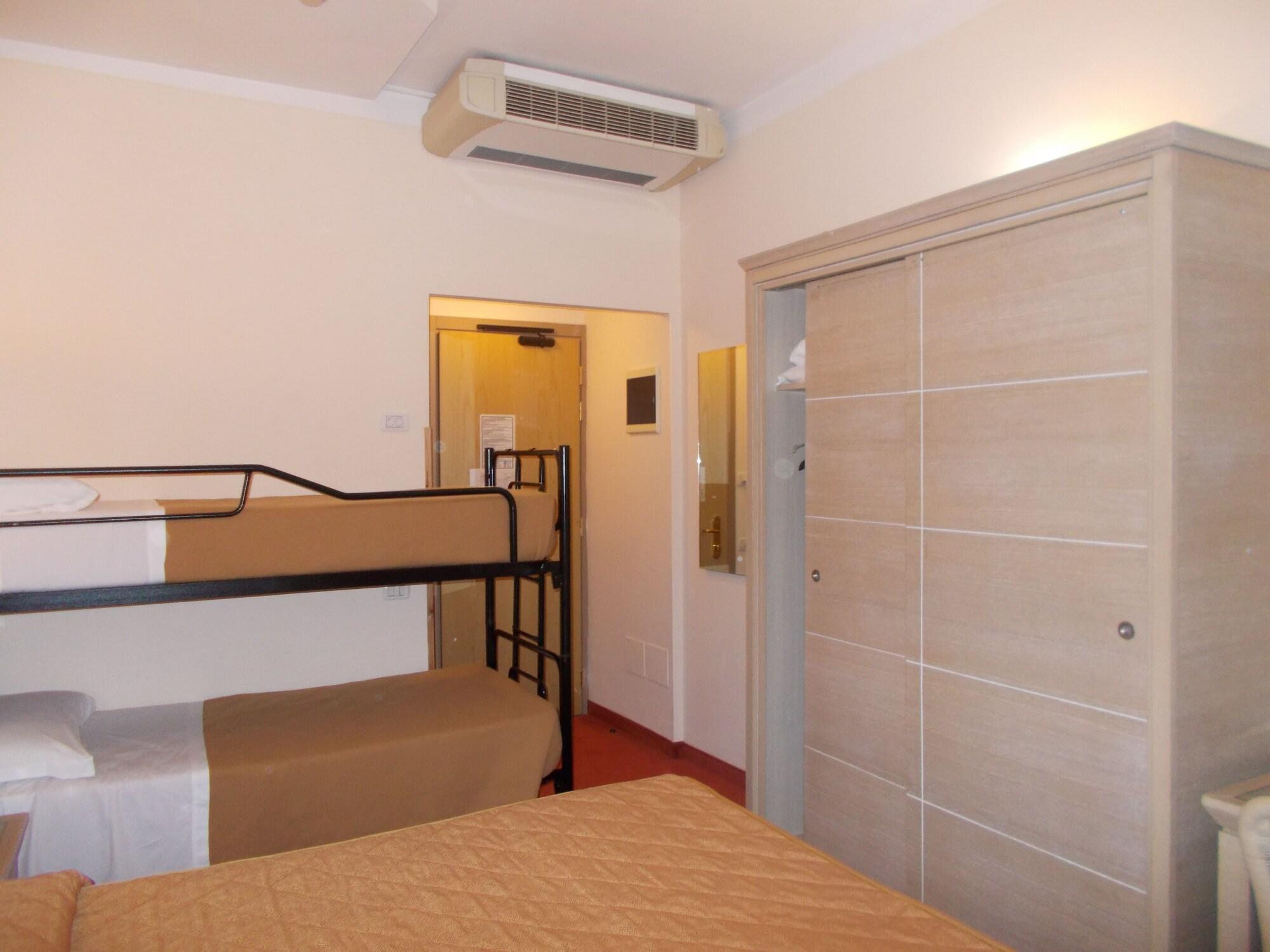 Hotel Nedy Marina di Massa Kültér fotó