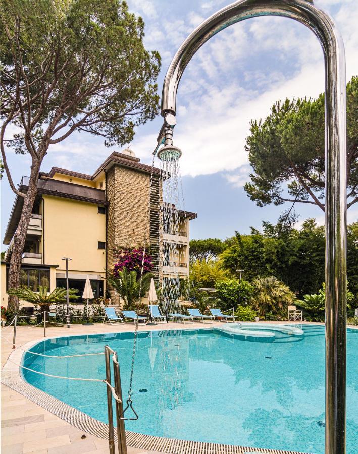 Hotel Nedy Marina di Massa Kültér fotó
