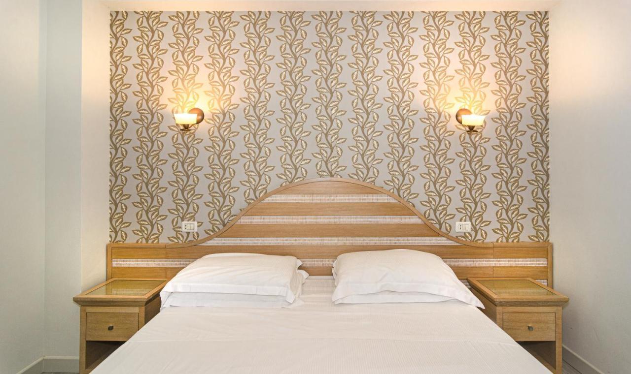Hotel Nedy Marina di Massa Kültér fotó