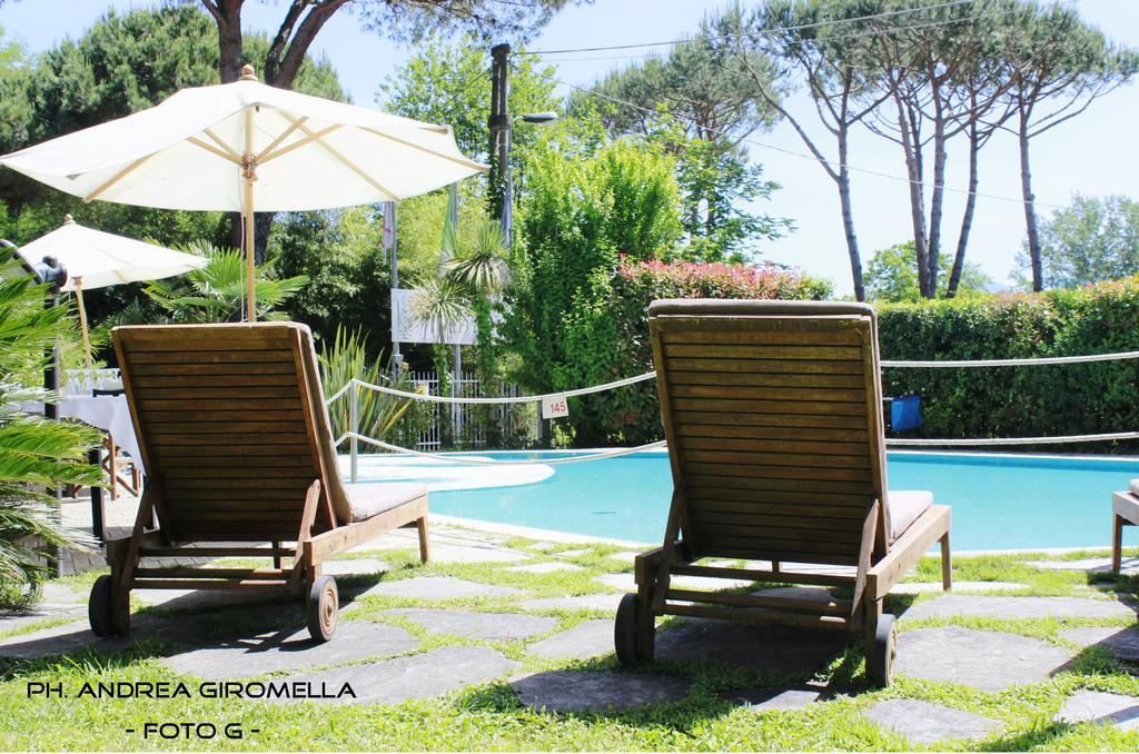 Hotel Nedy Marina di Massa Kültér fotó