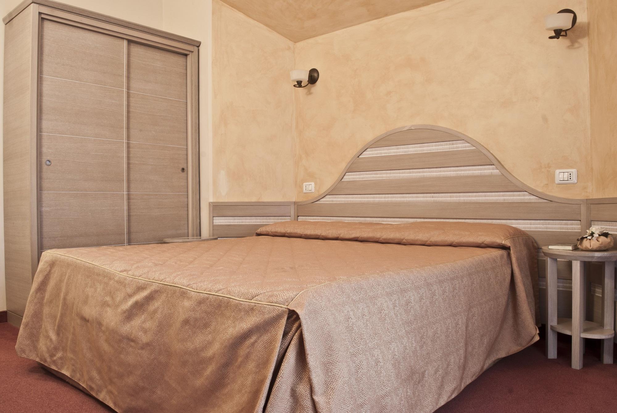 Hotel Nedy Marina di Massa Kültér fotó